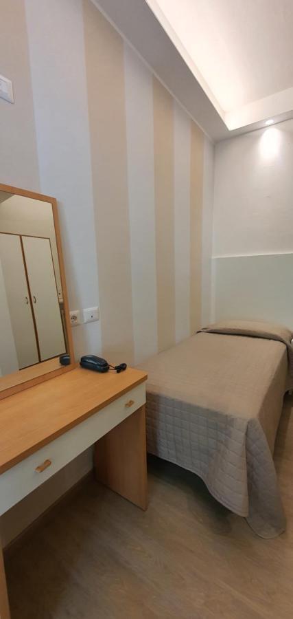Hotel Arno Misano Adriatico Dış mekan fotoğraf