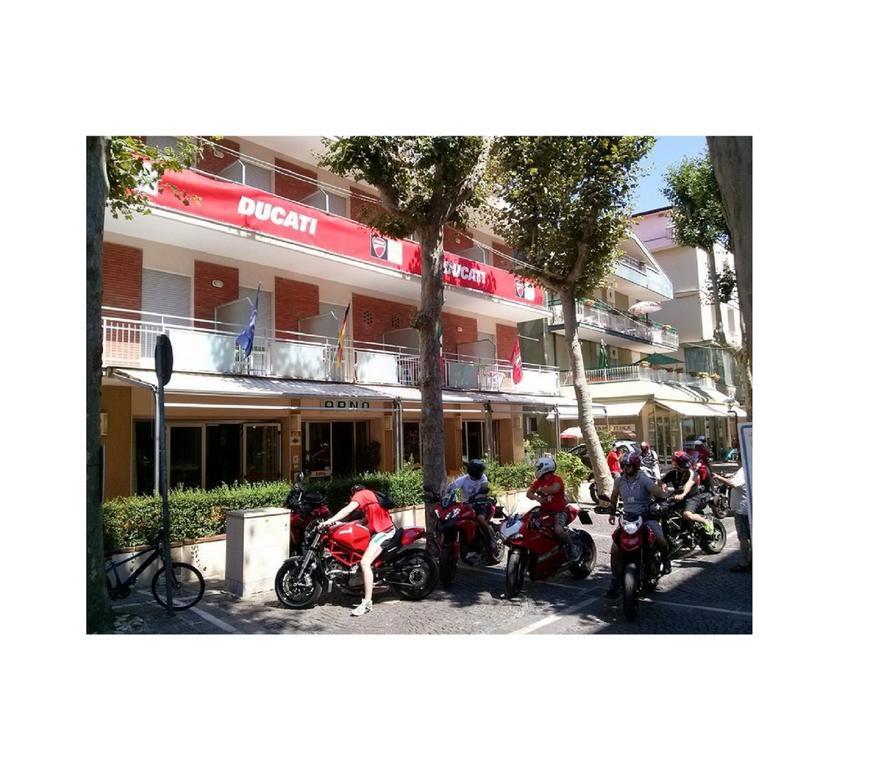 Hotel Arno Misano Adriatico Dış mekan fotoğraf