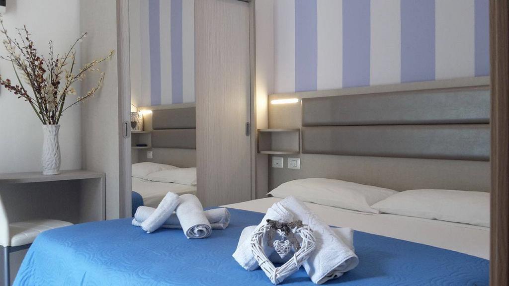 Hotel Arno Misano Adriatico Dış mekan fotoğraf
