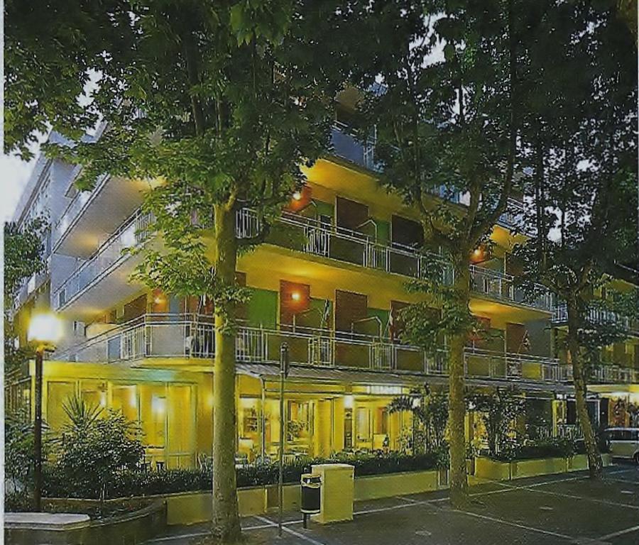 Hotel Arno Misano Adriatico Dış mekan fotoğraf
