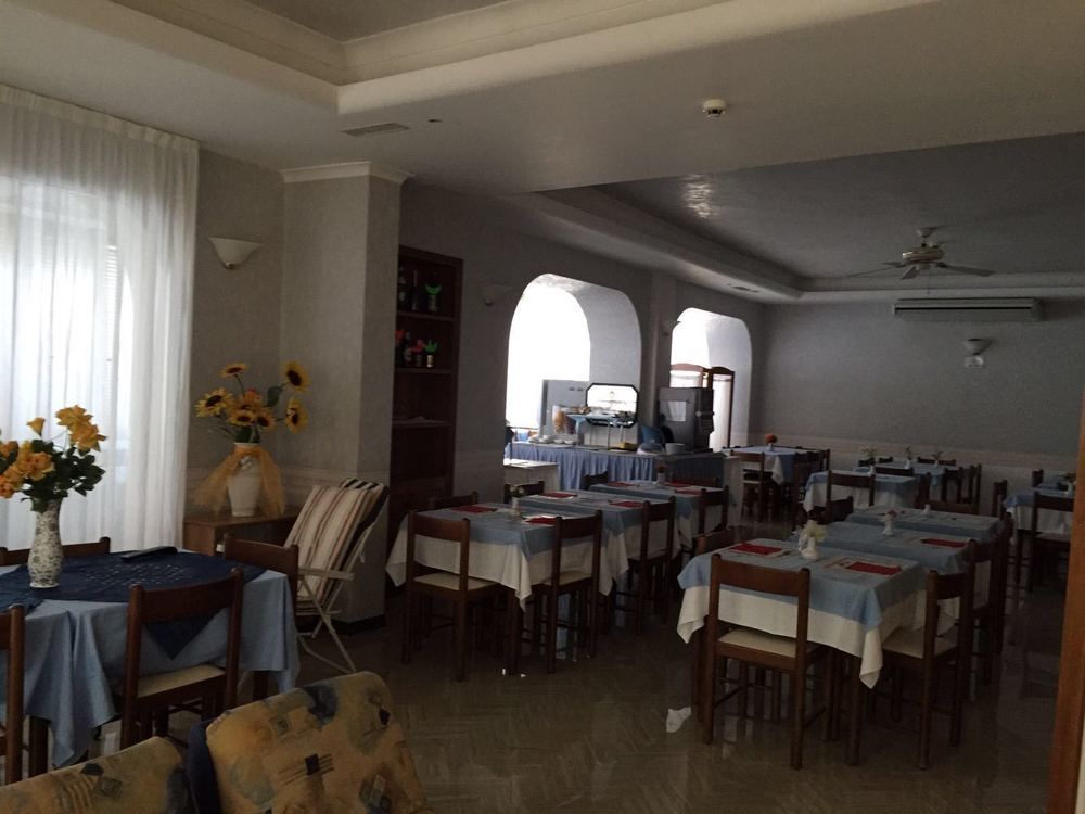 Hotel Arno Misano Adriatico Dış mekan fotoğraf