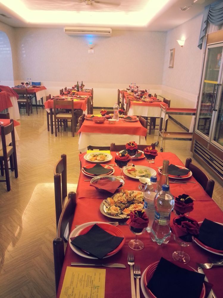 Hotel Arno Misano Adriatico Dış mekan fotoğraf