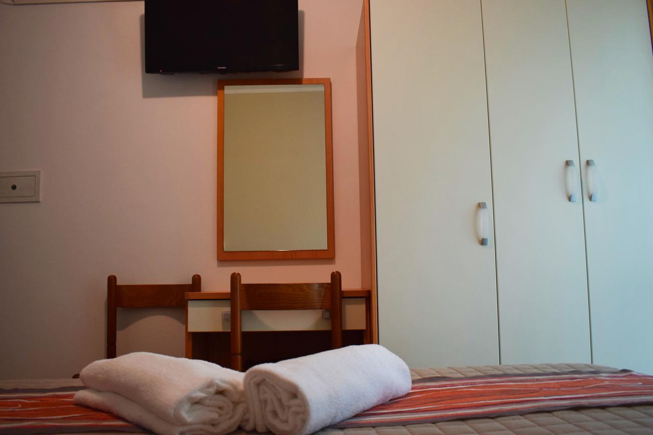 Hotel Arno Misano Adriatico Dış mekan fotoğraf