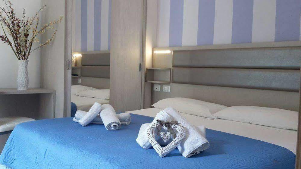 Hotel Arno Misano Adriatico Dış mekan fotoğraf