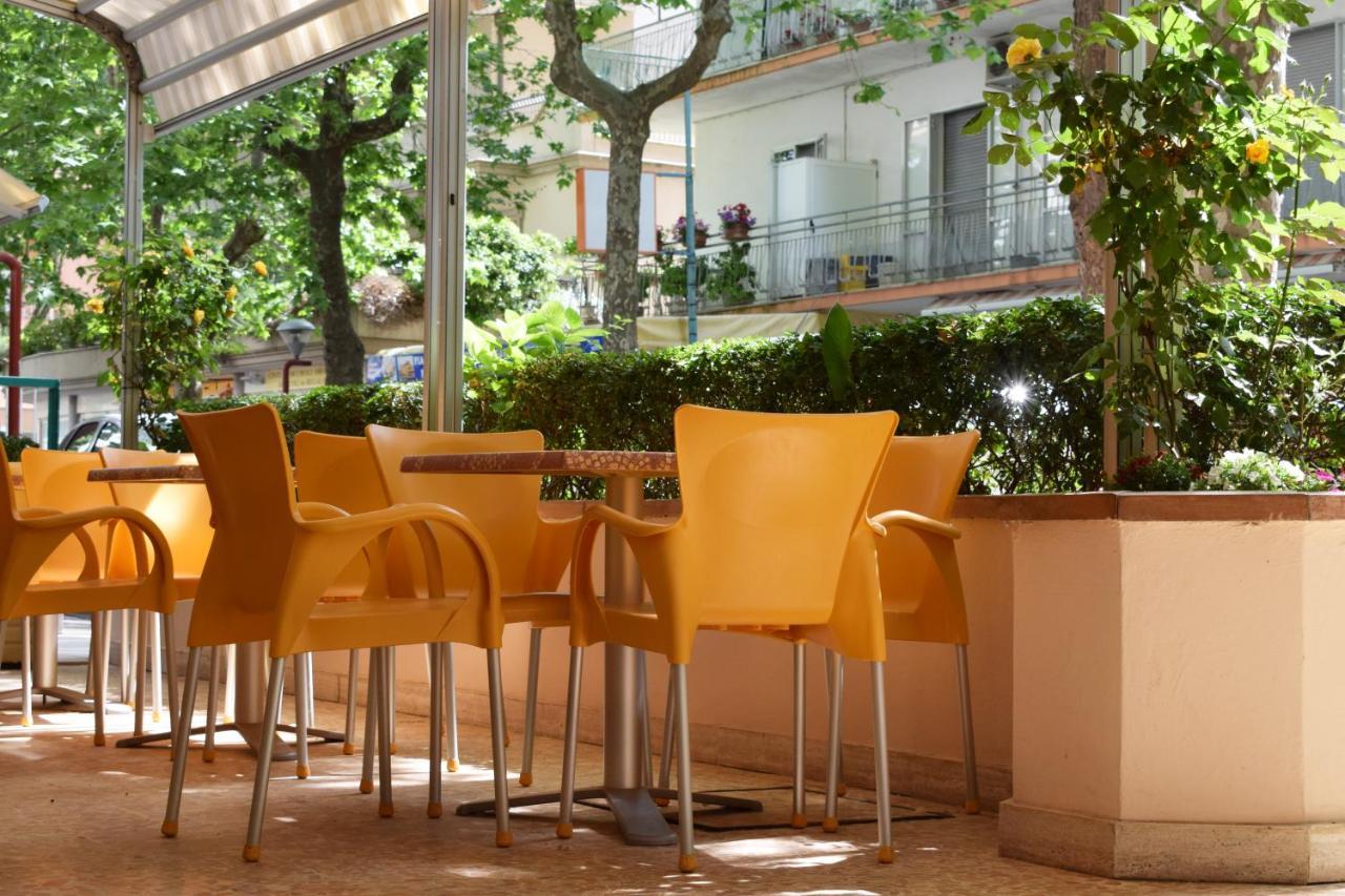 Hotel Arno Misano Adriatico Dış mekan fotoğraf